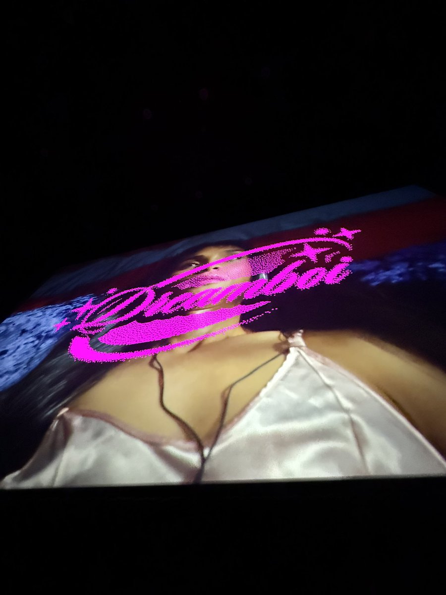 xiueetener's tweet photo. even my cinema view is political. kahdjsjs FUCK THE DISCAYAS!! https://t.co/jPDNEcdCA0