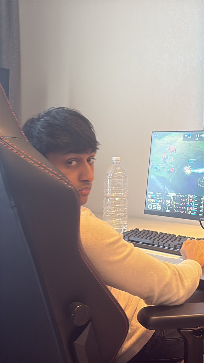 SaintL0L's tweet photo. Hmm it was pretty close than i thought 
If we practiced well just one week we could win that games .. 
but i’m happy with we still have chance 
Also we learned a lot from this series 
Thank you for cheering us and keep cheering us thank you 🫪 https://t.co/OwxSpprFns