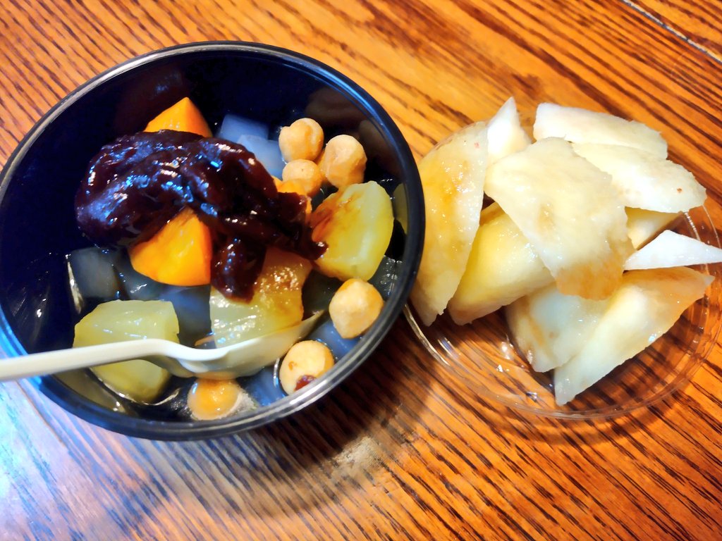 tomitaro9's tweet photo. グランメゾンとみたろう

名付けて
"あんみつ+もも"

本日は法事です

この甘味コラボ最強！！

白桃は綱島の桃園で買った
白鳳（はくほう）という品種

ジューシーさが他とはちがう
ずしっと来る重さ
この質感を伝えられない
スッキリなハイパワーです

めちゃくちゃ美味いんよ😋
わーいわーい！ https://t.co/ZfypIvazXH