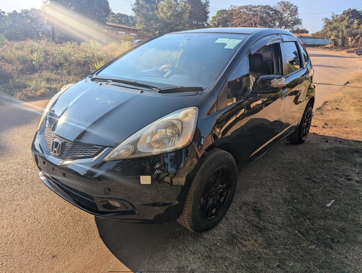 SylvesterWasili's tweet photo. 2009 model 
123,000km/hr mileage 
Registered
Brand new tyres and smoked rims 
Gearbox and engine untampered 
Lilongwe area 1 falls 
Asking for 13 million
0993821262 https://t.co/MC1C3oDVR8