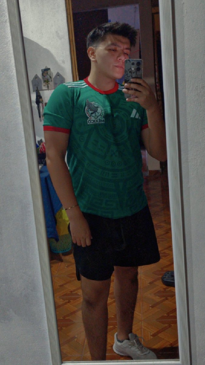 hectorloeza18's tweet photo. Bye https://t.co/HF2Jb8uHAt
