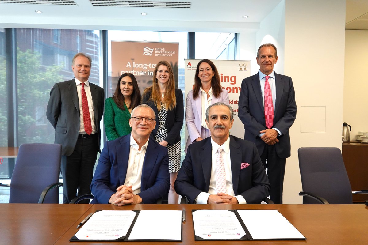 ukinpakistan's tweet photo. The UK and Pakistan are tackling the climate crisis together. @BankAlfalahPAK and @BritishIntInv have signed a USD 50 million facility to advance Climate Finance in Pakistan, capitalising an opportunity to attract investment for a greener future. https://t.co/Dq7iajEObc