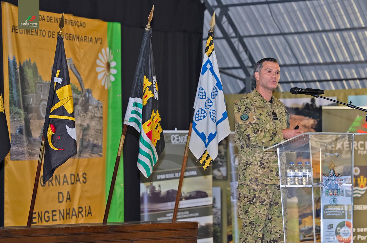 Exercito_pt's tweet photo. ⚒️  𝐄𝐧𝐠𝐞𝐧𝐡𝐚𝐫𝐢𝐚 𝐩𝐫𝐞𝐩𝐚𝐫𝐚𝐝𝐚 𝐩𝐚𝐫𝐚 𝐨 𝐟𝐮𝐭𝐮𝐫𝐨

🫡 O Regimento de Engenharia N.º 3 realizou as Jornadas da Engenharia Militar 2026, subordinadas ao tema “Ações Integradas para a Criação de Unidades Resilientes e Sustentáveis para a Força Terrestre 2045”, presididas pelo Diretor Honorário da Arma de Engenharia, Major-General Leonel Martins.

⚙️ A iniciativa reuniu quadros da Arma de Engenharia numa reflexão estratégica sobre os desafios da Força Terrestre 2045, através dos painéis “A Genética da Engenharia Militar para a Força Terrestre 2045” e “A Resiliência e Sustentabilidade das Unidades”.

🤝 Com a participação de entidades militares e civis, as Jornadas promoveram um debate abrangente sobre o papel da Engenharia Militar na procura de soluções inovadoras, resilientes e sustentáveis, orientadas para os desafios do futuro.

Desde sempre a honrar Portugal!
#ExércitoPortuguês #EngenhariaMilitar #RE3 #Potencial_Humano #Inovação_Modernização #Prontidão #Disponibilidade #Disciplina