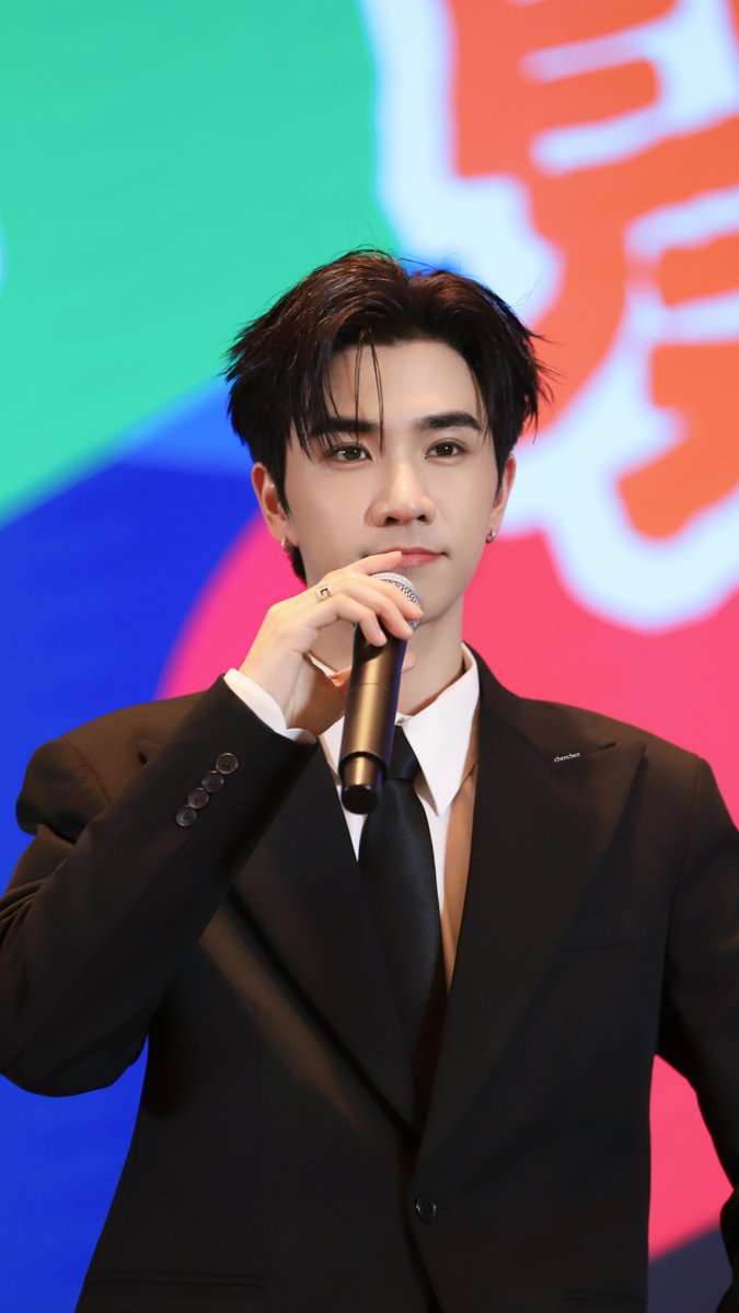 CHENCHENPPE's tweet photo. 帅气十足～

@perthppe
#KDPPE
 #PerthTanapon https://t.co/DaWRvZuCB4