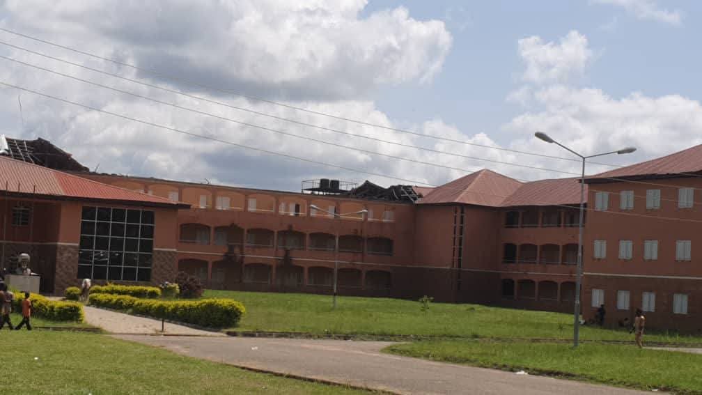 gsbabatunde's tweet photo. This is the current condition of Wole Soyinka High School, Ejigbo, one of the mega schools built by the past administration. What was once a symbol of progress is now a crumbling ruin under Governor Adeleke's watch. Walls are collapsing, roofs are leaking, and our children are learning in a death trap. While Adeleke dances and shields criminals, Osun's future decays. Our children deserve better. On 15/08/26, vote AMBO for a government that will rebuild our schools and restore our dignity.

#BridgeToModernOsun #AmboAtide
