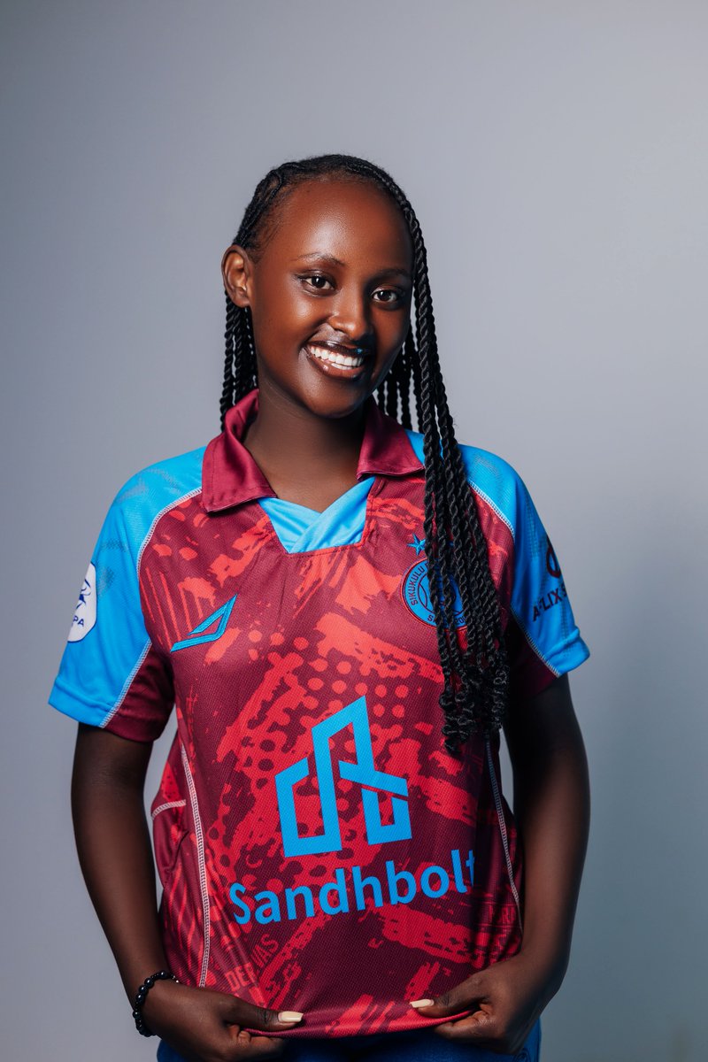 Sikukulu_fc's tweet photo. The Morocco and Cape Verde female fans can't even come close, she's up in the sky shining our 2 stars. The #2008Cohort is surely in manibus amoris 💖

#RukundoEgumeho #BackToTheKraal 

📷 @Riza_pictures || @peakshots https://t.co/EHRPYx4w1R