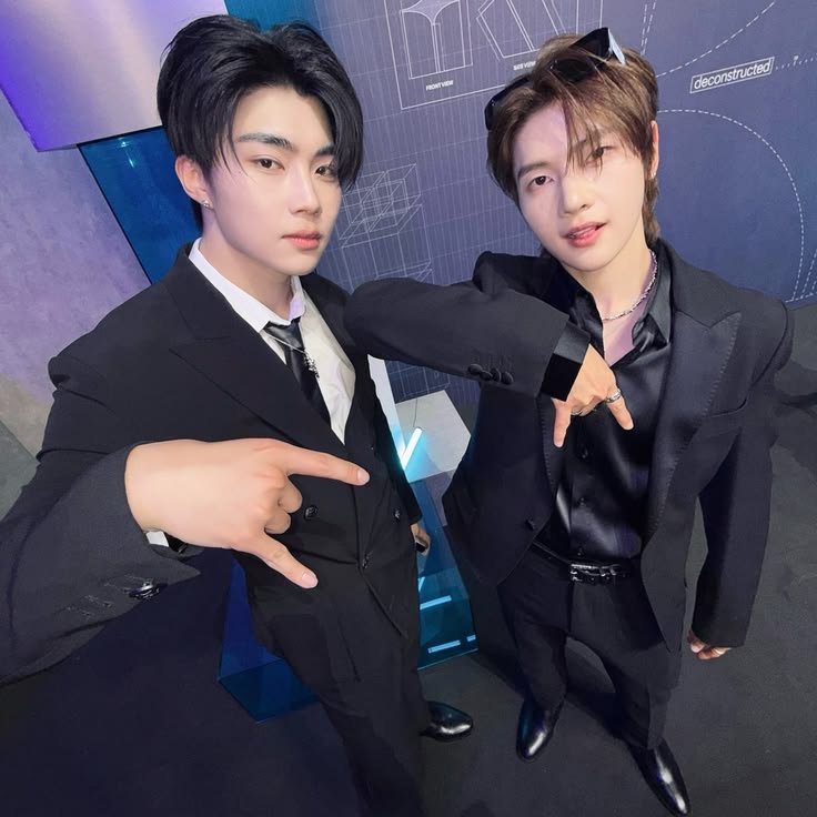 0528_files's tweet photo. matthew bucket list with gunwook is to do EMP concert! LET'S MAKE IT HAPPEN 🥹 https://t.co/c4oGEbLgXk