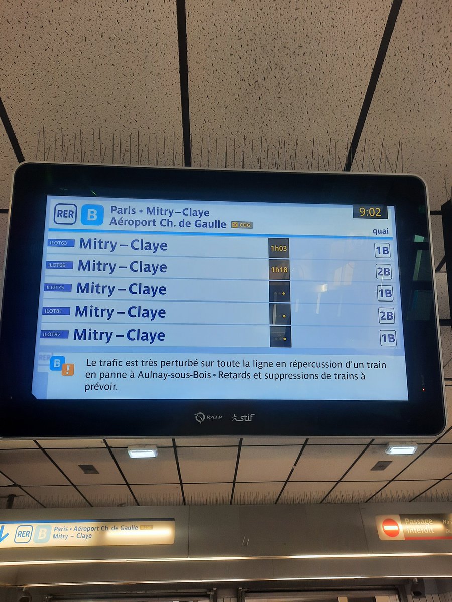 valjerome1's tweet photo. Franchement @RERB, qu'est-ce qu'on a fait pour mériter ça ? Plus incapables et irresponsables, il n'y a pas !!! Et on est que lundi matin... https://t.co/DemaFyu32I