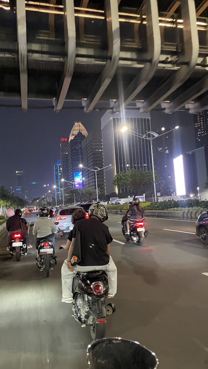 90senfacei's tweet photo. jakarta with view https://t.co/v59zaWUBJV