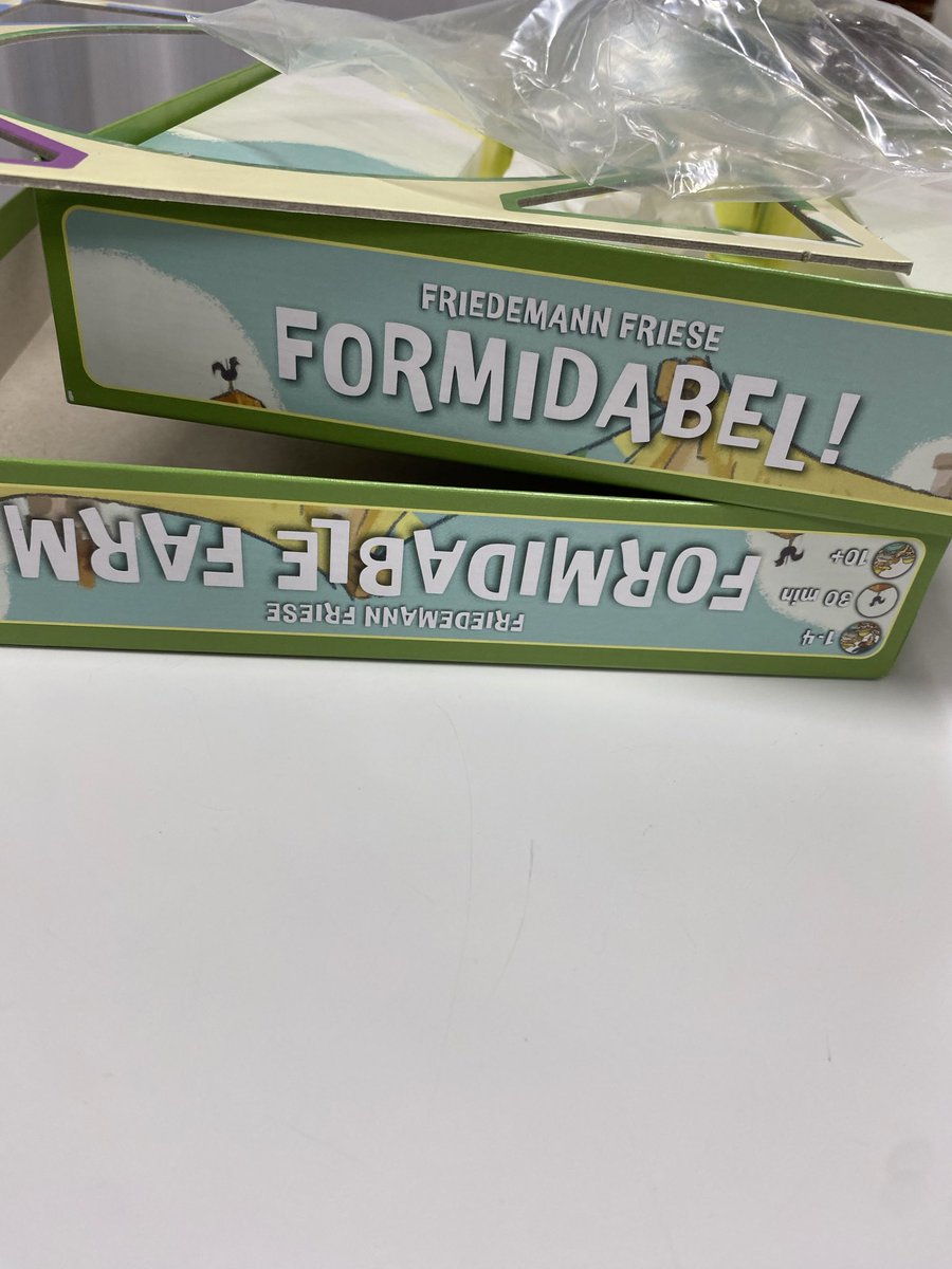 Y2enjoy_games's tweet photo. ボドゲ覚書
フォーミーダブルファーム
緑のフリーゼさんの去年のエッセン新作
きた日に未開封、素読みで付き合って貰いましたw😅手札、資源マネジゲーム
資源をコネコネして自分の山札を全部達成したら勝ち🏆
ギャーギャー言ってたらすぐ終わっちゃうスピード感が良き👍
くらえルールブレイカー‼️ https://t.co/pFdd6KsRL4