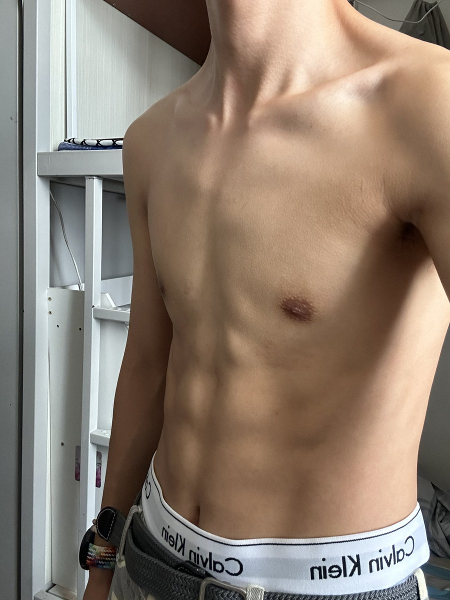 Byxrsgu's tweet photo. 有颜有身材嘻嘻 #体育生 https://t.co/IbfUtDvmw1