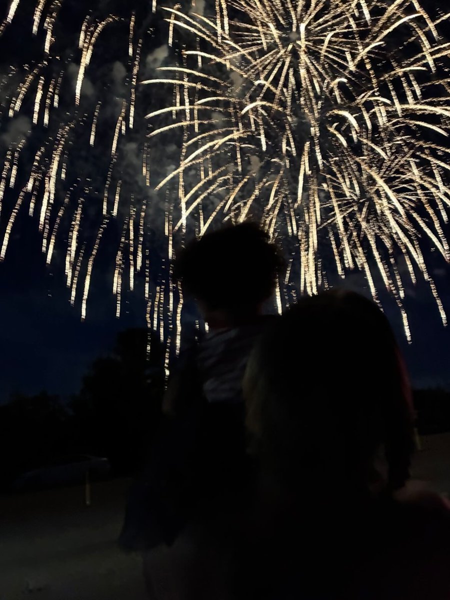 4ng3lbri's tweet photo. how our 4th went❤️🤍💙 https://t.co/iAqAOx2rcX