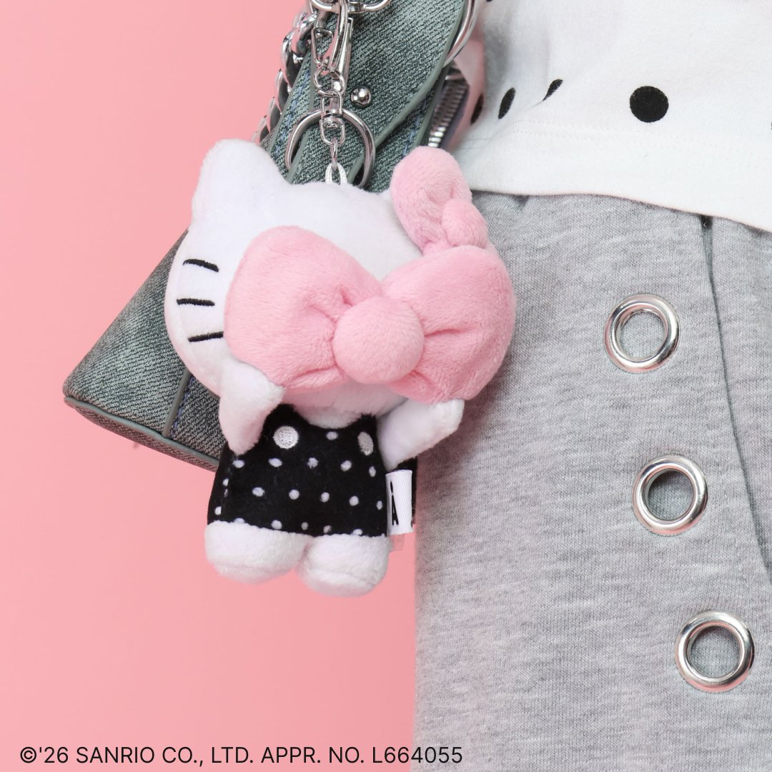 andst_official's tweet photo. ／
発売まであと4日💖💖💖💖
＼

#サンリオキャラクターズ_andST 
ALAND🕶🍨

気になる→いいね💖
ほしい→リポスト🔁
で教えてください💭

2026/7/11 10時🛒✨ https://t.co/6J6pgP8Tda