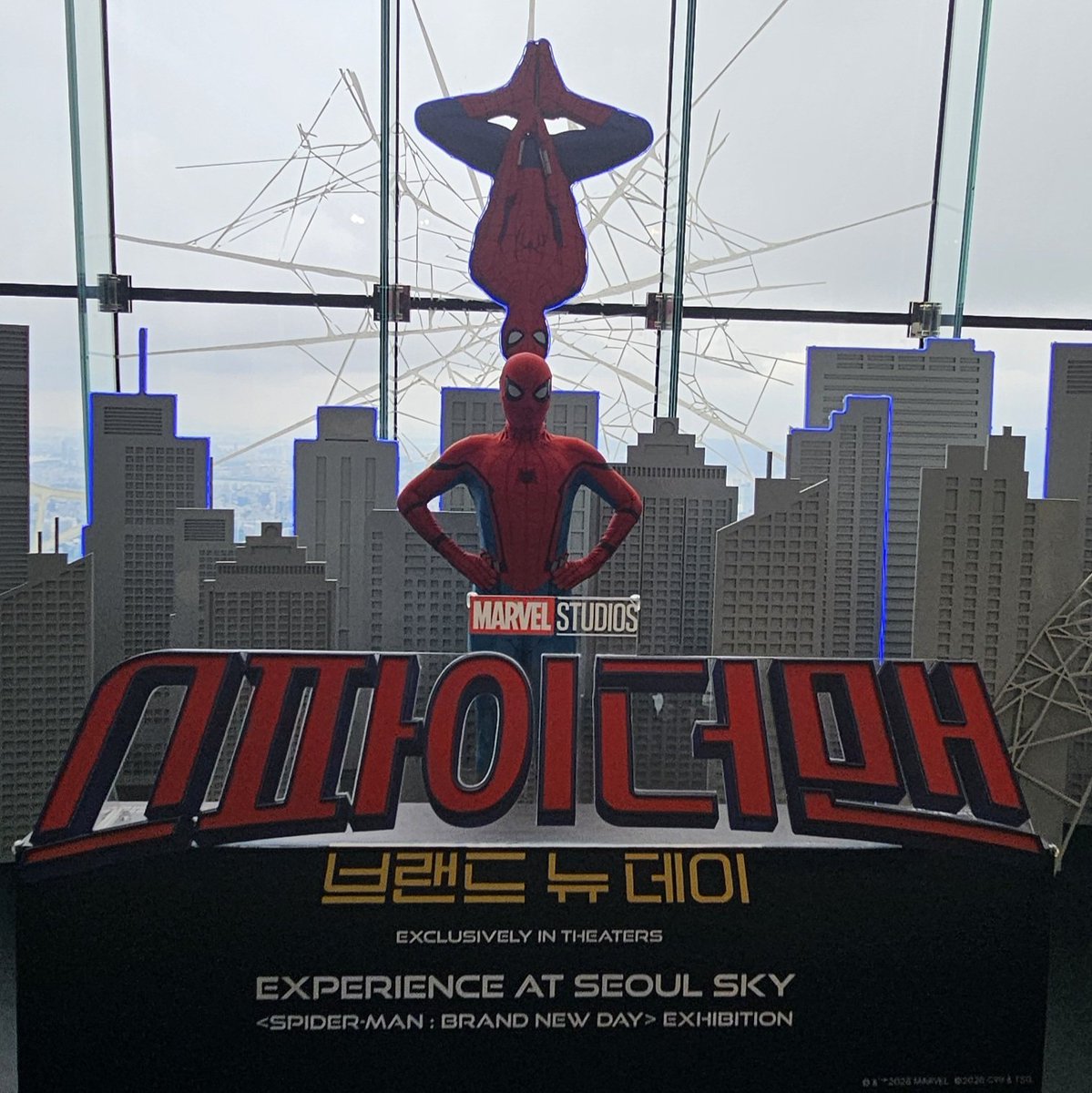 moonknightmin's tweet photo. 서울스카이에서 스파이더맨!

#서울스카이 #스파이더맨 #마블 #코스프레 
#seoulsky #spiderman #Marvel #cosplay https://t.co/aAgYgazcxU