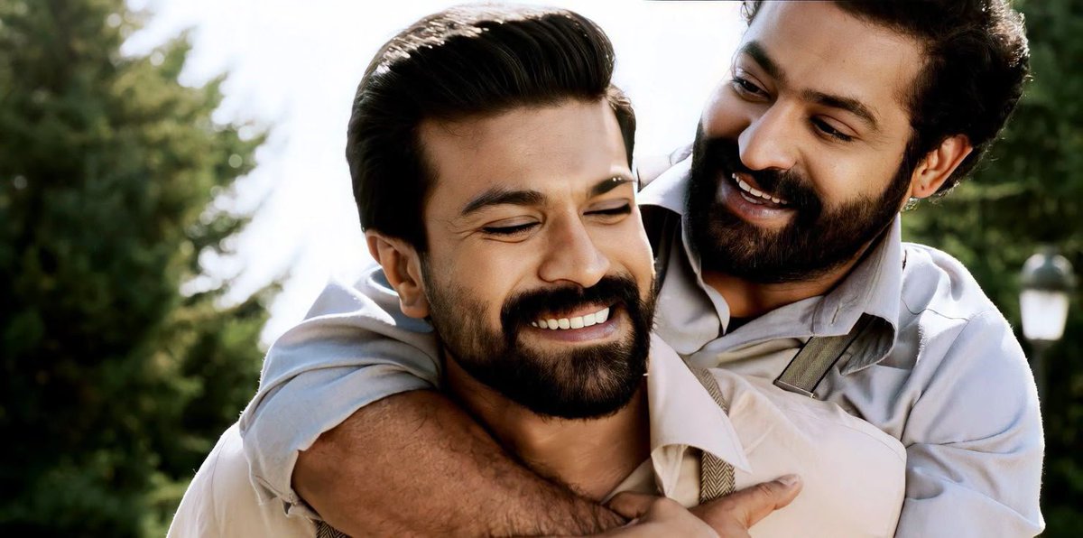 TeluguDelight's tweet photo. The True Star Power of MegaStar🤙
రాజ మౌళి #JuNTR తో మొత్తంగా 4 సినిమాలు చేశాడు ...ఈ తరం అత్యుత్తమ నటునితో ఒక్క ఇండస్ట్రీ హిట్ కొట్టలేదు ఎందుకో ?
#RamCharan మాత్రం తను రాజమౌళితో చేసిన 2 సినిమాలు ఇండస్ట్రీ హిట్స్ ఇచ్చాడు

 Range matters #RamCharan https://t.co/KzzOWUJXqO