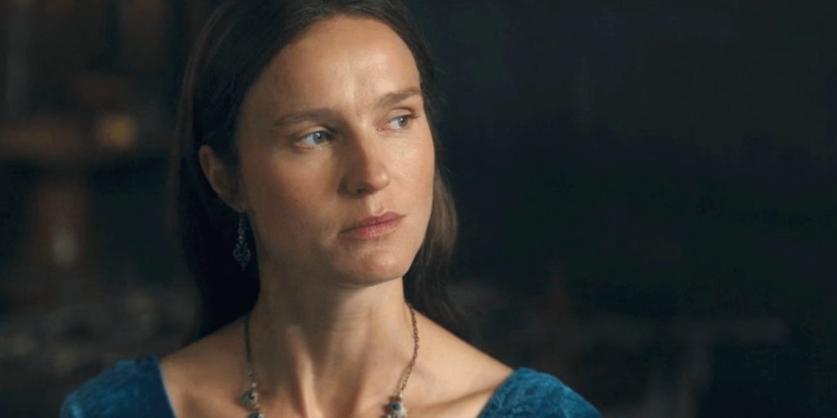 rvgsdelight's tweet photo. Let’s not forget the female character who said "In this world of men, we women must band together” in rhaenyra’s support is reduced to a self centered &amp; unkind woman who’s only added in the show to humiliate rhaena. https://t.co/TUJj1AdBeQ