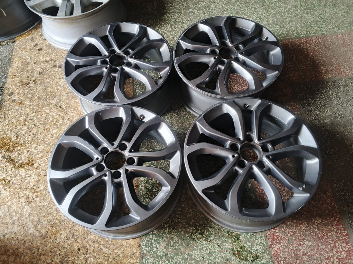 MutahiWaSpares's tweet photo. Mercedes Benz rims available in different sizes and different patterns.
Contact us on 0:7:9:2:7:1:7:3:0:2
0:7:1:6:2:9:9:6:8:5 https://t.co/pB0Q5r3g1e