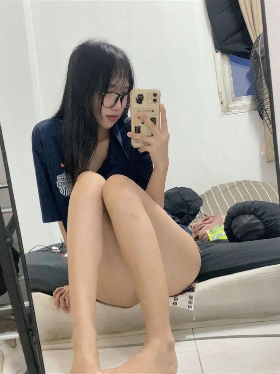rena_ch2004's tweet photo. ดูบอลด้วยกันไหมคะ🥺 https://t.co/tXkcUgFgMC