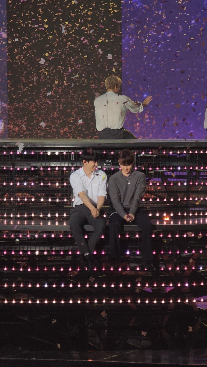evil_chanyeol's tweet photo. single.. https://t.co/FqQd9Eepu3