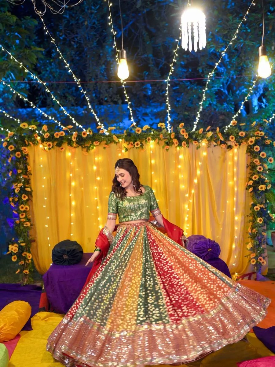 BareeraTasneem's tweet photo. Elegance stitched with love β¨ From dreamy Nikkah dresses to stunning bridal wear, every outfit is designed to make your special day unforgettable. Custom-made designs available with worldwide delivery. π€π°
#NikkahDress #BridalWear #PakistaniDesigner #CustomMade #SummerCollection
