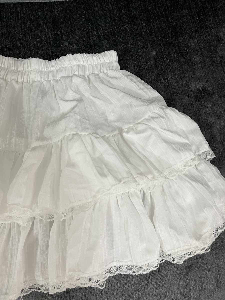 apriltheory's tweet photo. 70.- รวมส่ง
กระโปรงเอวสม็อค ไม่เคยใส่

#เสื้อผ้ามือ2 #เสื้อมือ2 #เสื้อผ้ามือสอง #เสื้อผ้ามือสองสภาพดี #สายเดี่ยว #ส่งต่อเสื้อผ้ามือสอง #ส่งต่อเสื้อผ้ามือ2 https://t.co/SK0MIz74lg