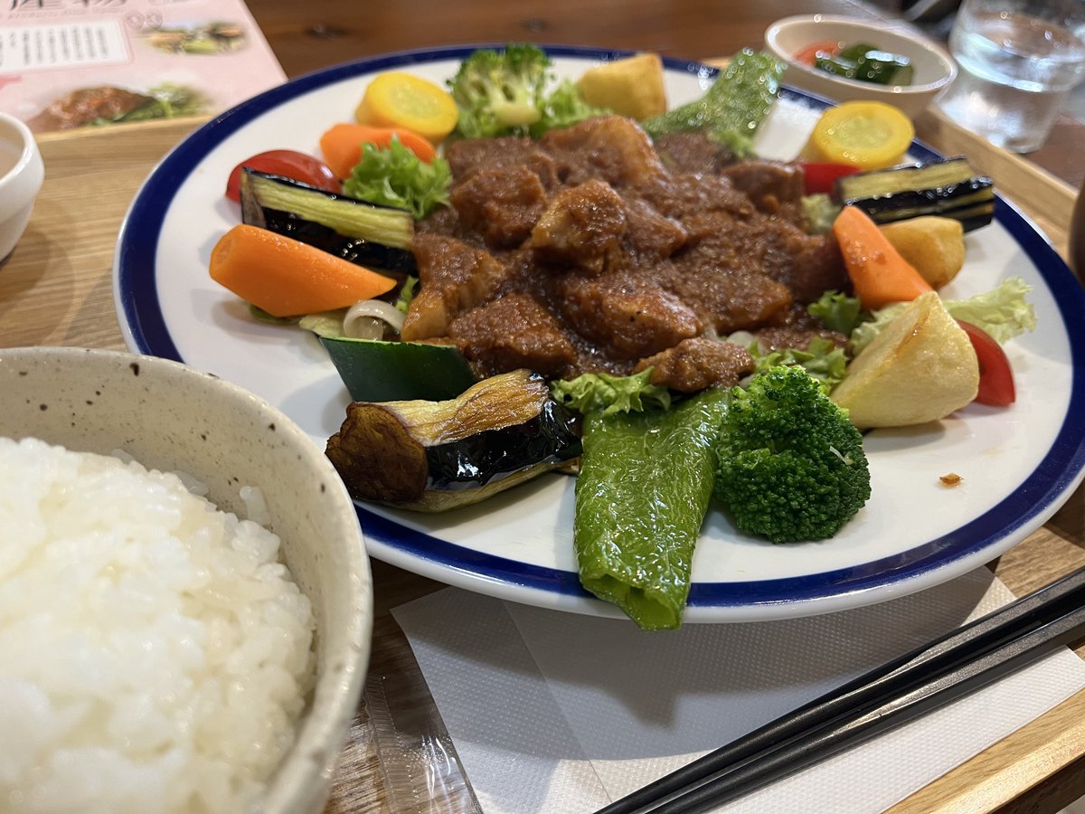 PistacioF's tweet photo. おやさいとおにくのらんちもおいちかつたし、よるはなまかきとやきかき🦪もついたすみぴやきしたよ。あさこはんのへしこといちやぽしおいちくてごはんおかわりしちやつた。またなんかいもおとまりいくね♨️ https://t.co/OuODCDzLCK