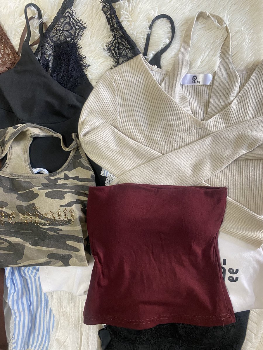 borafanq's tweet photo. 🛍️ปล่อยต่อเสื้อผ้าค่ะมีทั้งมือ 1/2 งานคาเฟ่ ทะเล ผับมีหมดเลย เริ่มต้น 20฿ 
📍ค่าส่ง 35฿  / 3 ตัวขึ้นไป + 5 บาท 
#ส่งต่อเสื้อผ้ามือสอง #ส่งต่อเสื้อผ้า #ส่งต่อเครื่องสำอาง #ส่งต่อน้ำหอม https://t.co/cxf4eNXIMW