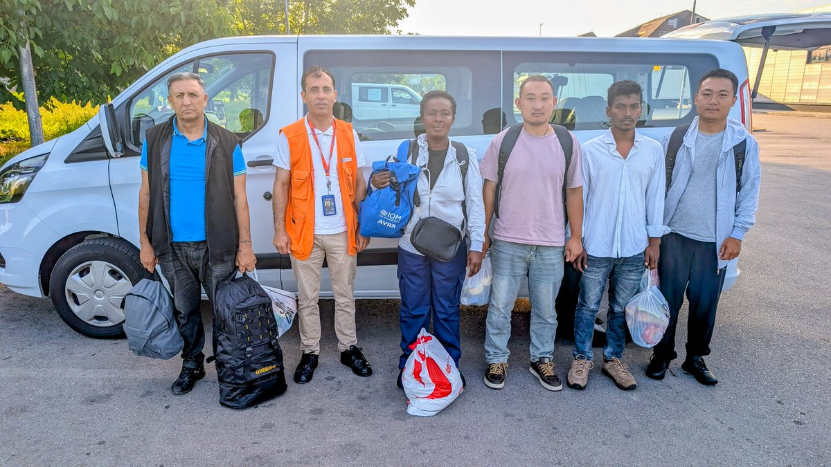 IOMBiH's tweet photo. Over the past 7 days, 9 people registered with IOM’s #AVRR Programme in Bihać &amp; Sarajevo voluntarily returned to 🇩🇿🇦🇿🇧🇩🇨🇳🇬🇭 &amp;🇲🇦.

In 2026, #IOMBIH has supported 96 safe, voluntary and dignified returns from 🇧🇦 to 19 countries, with support of @eu_enlargement_ &amp; @eubih. https://t.co/5Rl0Kb1nRU