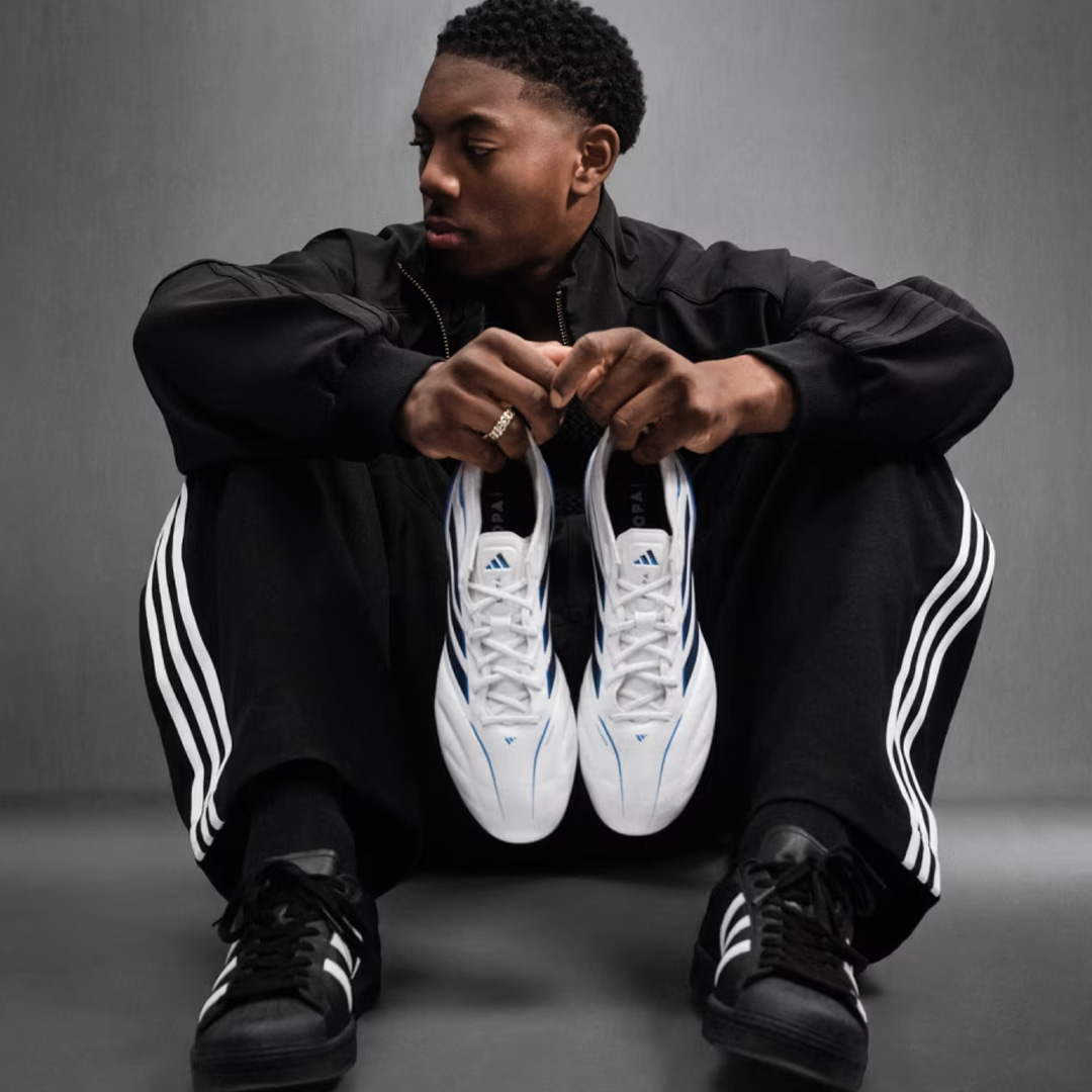 Football_Boots's tweet photo. Order or expression for the new adidas boots⚡
-
More about the pack here: https://t.co/aIoPwm30Ny
-
#adidasfootball #adidaspredator #adidasf50 #adidascopapure #chaosvscontrol https://t.co/OWxDNDRoPm