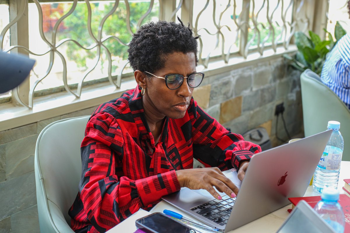 JackeeBatanda's tweet photo. Some books are written to jump on a trend. Others are architected to anchor your authority for the next 10 years. If you are a leader ready to build a lasting asset, the workbook is ready for you. July 25 Cohort open. WhatsApp +256776703445 https://t.co/8Kyse6VV4Z