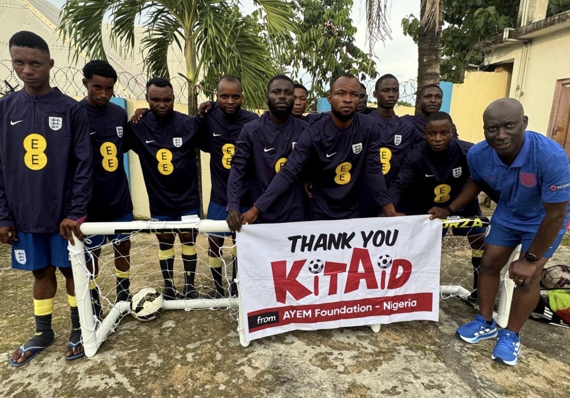 KitAid's tweet photo. Amazing to see England shirts being proudly worn in Nigeria. The Three Lions continue to inspire fans across the world! 🦁

A truly heroic and historic performance from @England today. 

A huge thank you to the @FA for their continued support.

#England #ThreeLions #MexEng https://t.co/Eyt8ouSgFi