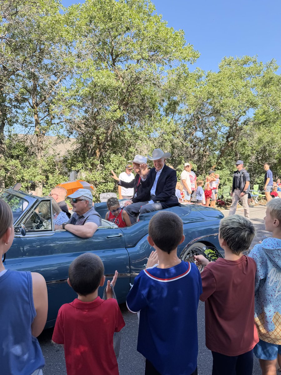 MNT_Salt's tweet photo. @RykerJackson97 Christofferson in my local parade https://t.co/CJW5zqdnPO