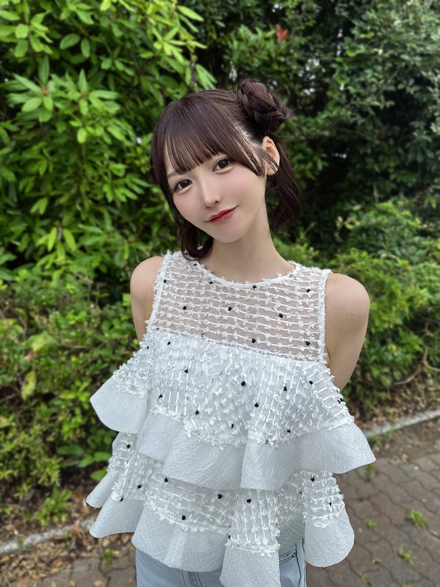 chinami_DM's tweet photo. 夏はノースリーブ女子もありですか…？ https://t.co/rb9Xtllaem