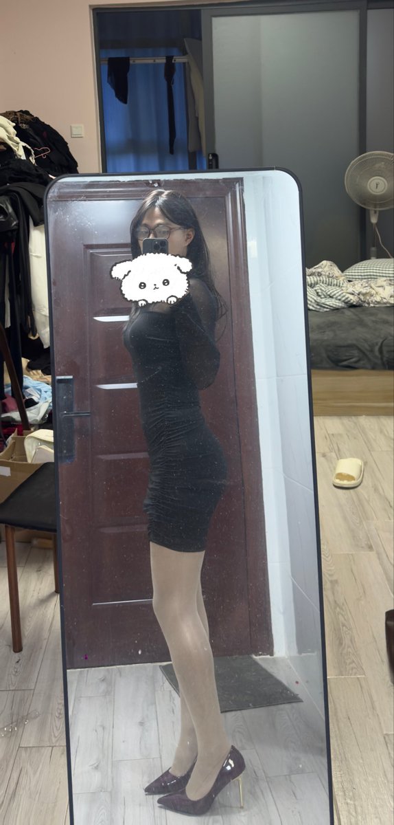 fjcdm99's tweet photo. 好久不见呀，这衣服风格像不像妈妈桑🥰 https://t.co/DoIwsmtqEw