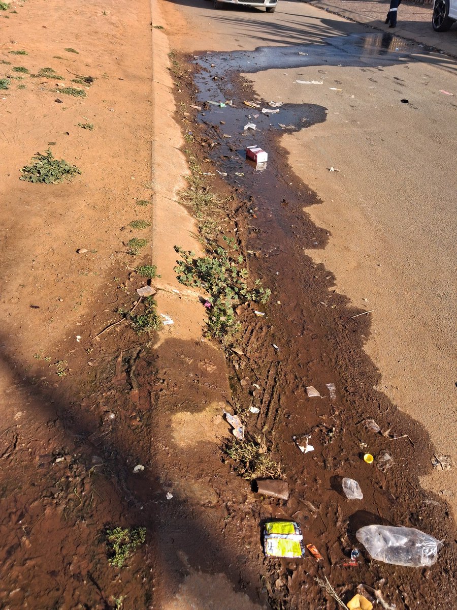 Xamzit's tweet photo. @CoE_Call_Centre @City_Ekurhuleni 2130 Dotwana Street Daveyton leaking tap https://t.co/t8nKdp2BaV