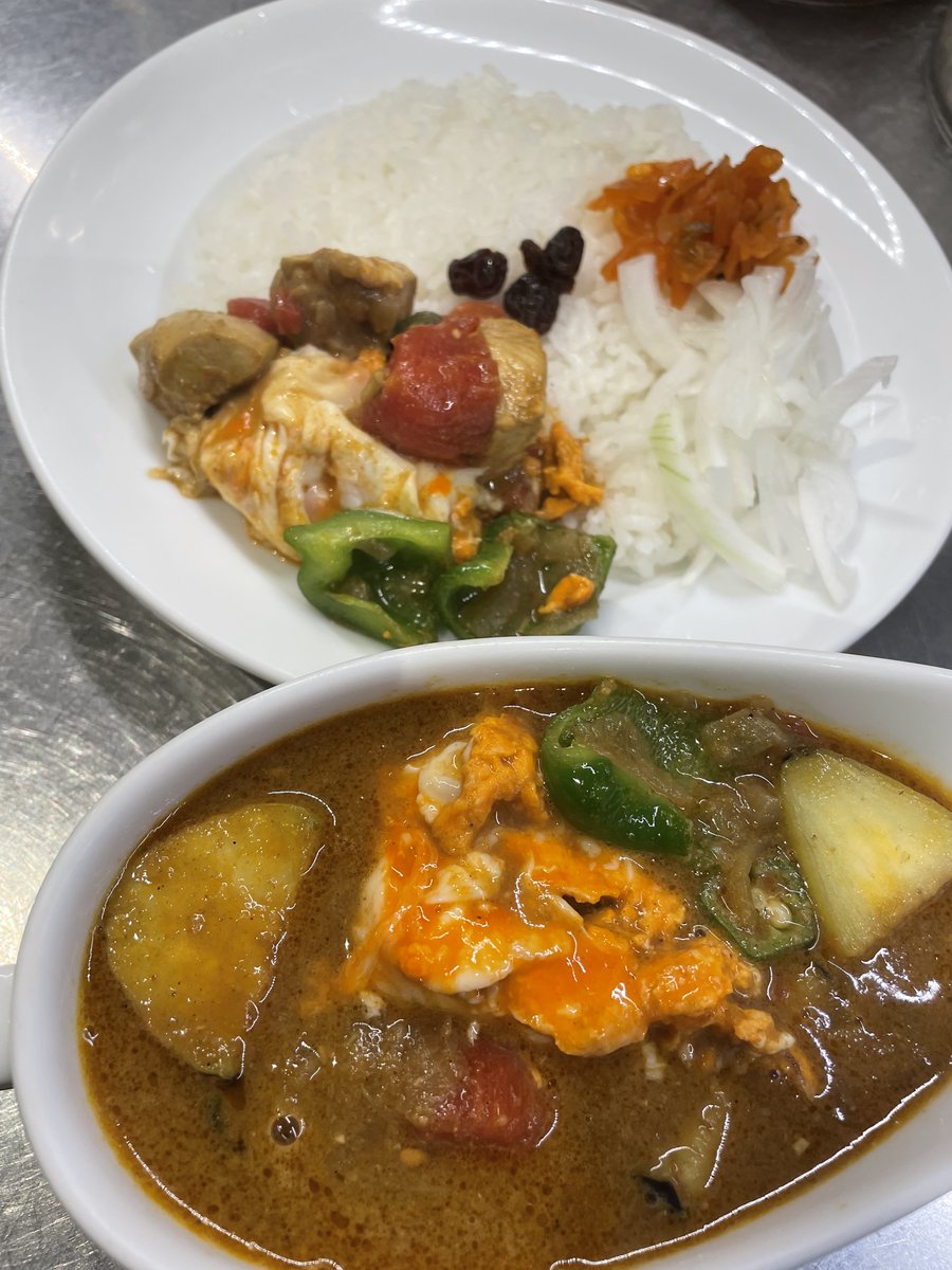 mumin__curry's tweet photo. 7月8日(水)ランチ・ディナー営業

おはようございます！
今日は夜営業もございます！「サマーカレー＋せんべろセット」で一杯いかがでしょうか。たっぷりの夏野菜とスパイシーなカレーはお酒にもピッタリです！
本日もお待ちしております！　店長 https://t.co/DYjPKQCLQA