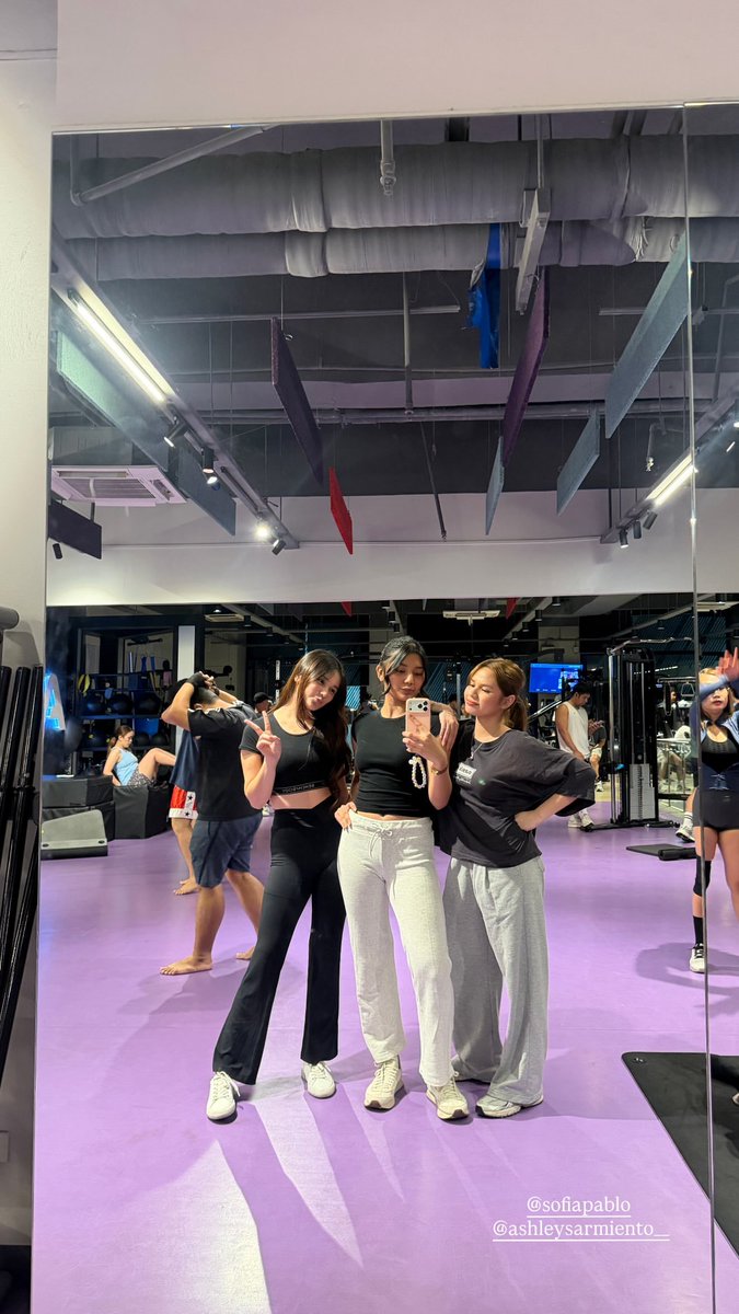 kenethexplorer's tweet photo. Three beautiful, glowing &amp; gorgeous ladies 🫶✨

Princess Aliyah With Ashley Sarmiento &amp; Sofia Pablo

📷Princess Aliyah New IG story
#PrincessAliyah #AshleySarmiento #SofiaPablo https://t.co/cgAAkUhaEY