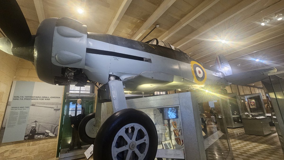 SpitfireFilly's tweet photo. Met a celebrity today ✈️ @heritagemalta #Faith #Gloster #SeaGladiator #NationalWarMuseum https://t.co/JtDXNYpzSw