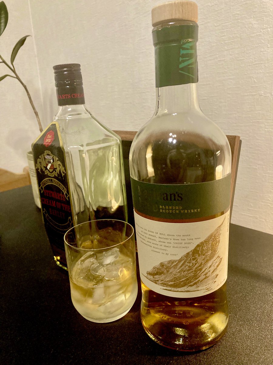 mulkmo44's tweet photo. マクリーンズノーズ。相変わらず素晴らしいバランス感。鼻に抜けるピートとなんとも言えない華やかさが癖になる。ロックからハイボールへ。炭酸が舌をつくと、爽やかさがブーストする。
アデルフィの佳作です。 https://t.co/sBiPB3EjML