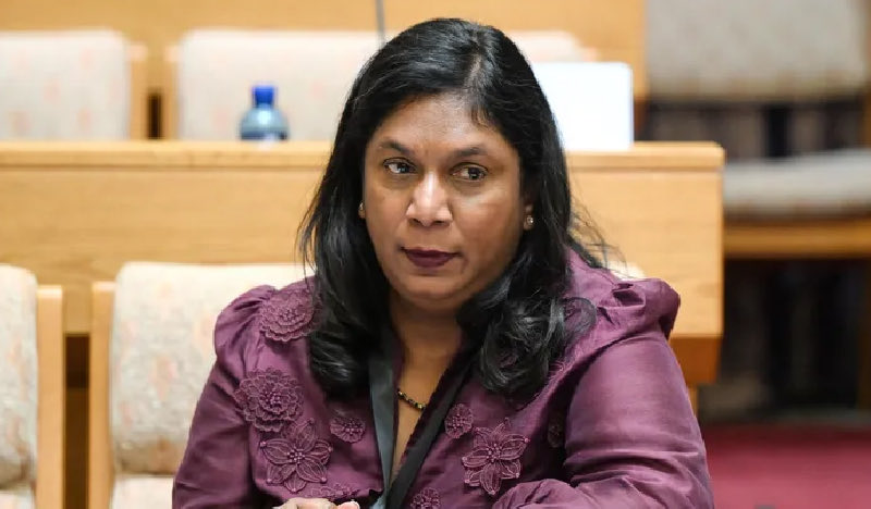 Sizwesakithi_'s tweet photo. You mean to tell me that the new age EFF Mama Winnie head of IDAC would rather chase General Khumalo over HR issues whilst General Khan and co kept looting state funds.
 #MadlangaCommission https://t.co/9re8DasrEG