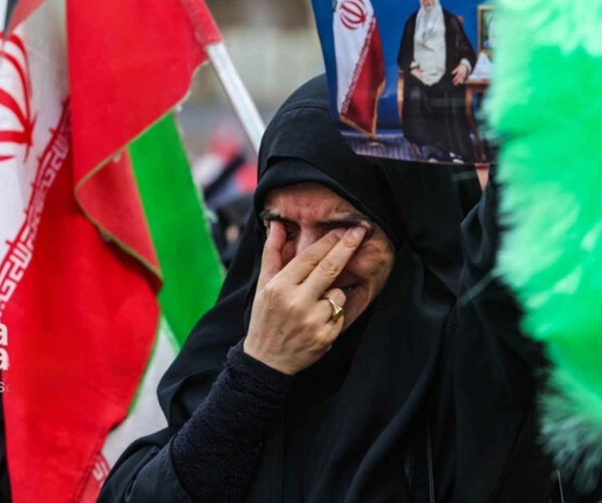 saberi_iran's tweet photo. قد تموم هلهله‌هاشون، برات گریه می‌کنم...😭

#باید_برخاست
#MartyrKhamenei https://t.co/2HvZWguj3i
