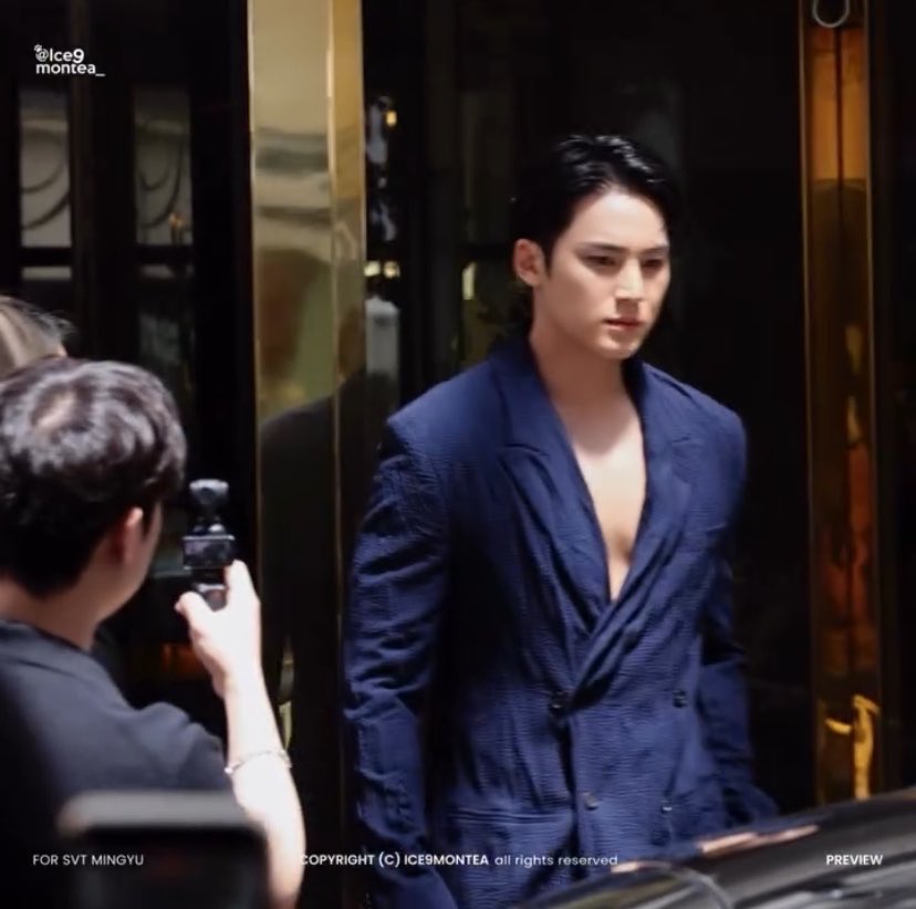 CARATDEUL550070's tweet photo. Mingyu’s outfit for today 😭💙💙

MINGYU FOR DIOR COUTURE
#MINGYUxDior #DiorCouture
@Dior @pledis_17 https://t.co/MgJKJEcd50
