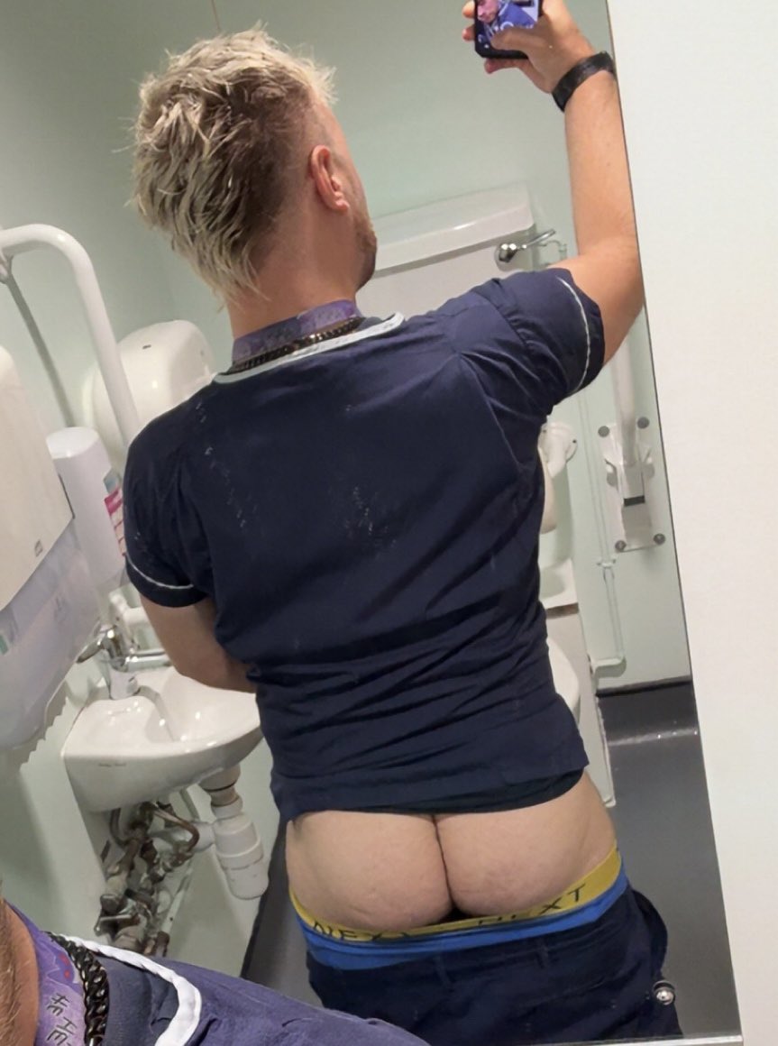 ShortPupKing's tweet photo. Free house tomorrow who wants to come fuck my ass 😝😈🥵🙊 https://t.co/nNSnPD4c1X