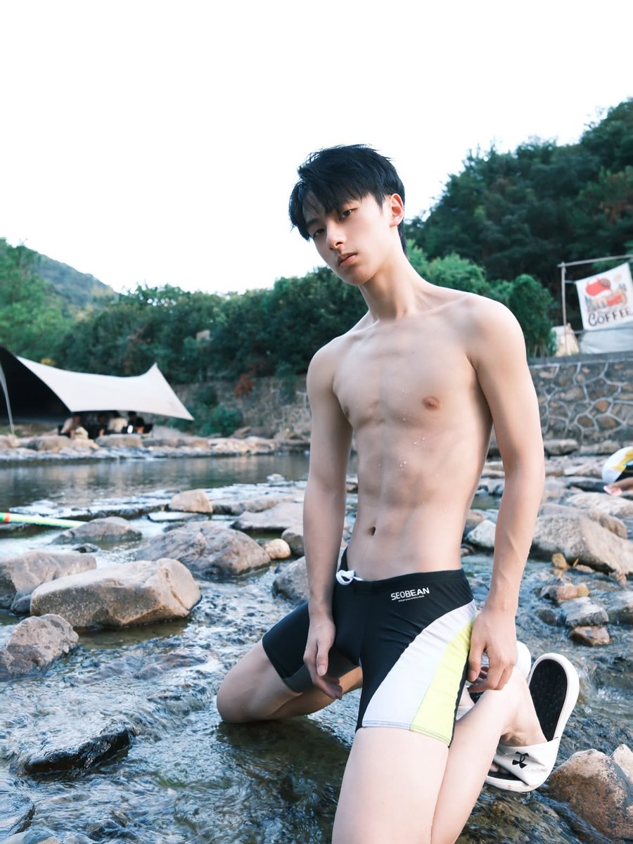 iKateCloud's tweet photo. 清凉一夏吧 https://t.co/fk3S4NLDxQ