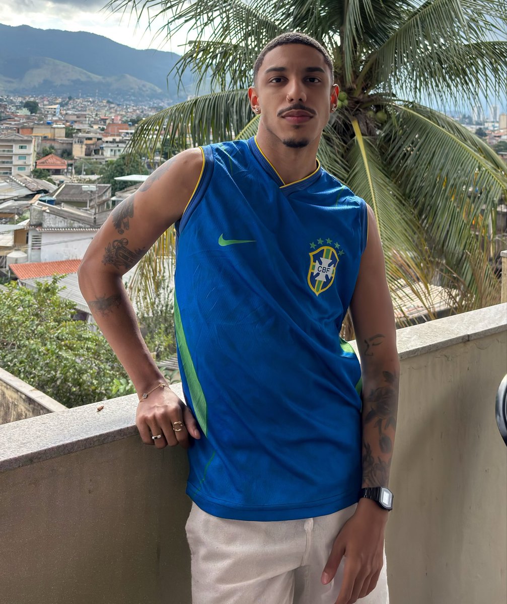tasmoxx's tweet photo. Que pena, mas tamo aí 💪🏽🇧🇷 https://t.co/yjRTfjmte4