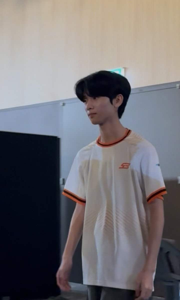 초아 tweet media
