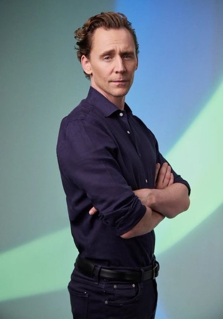 MilicaPloca's tweet photo. #TomHiddleston  How others see it, and how I see it. 😳🔎🤤🤩 https://t.co/IokjNG4a7U