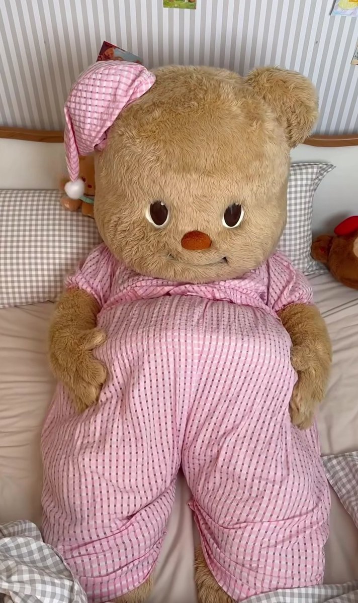 pimphrapine's tweet photo. ห๊ะ...อะไรนะ อะไรเนี่ยยยยยย กะ..กะกินอะไรเข้าไปอ่ะลูกหรือว่าเนื้อมัมย่างเหนียวจนย่อยยาก?? 

#Butterbear https://t.co/dQZkzcmKe9