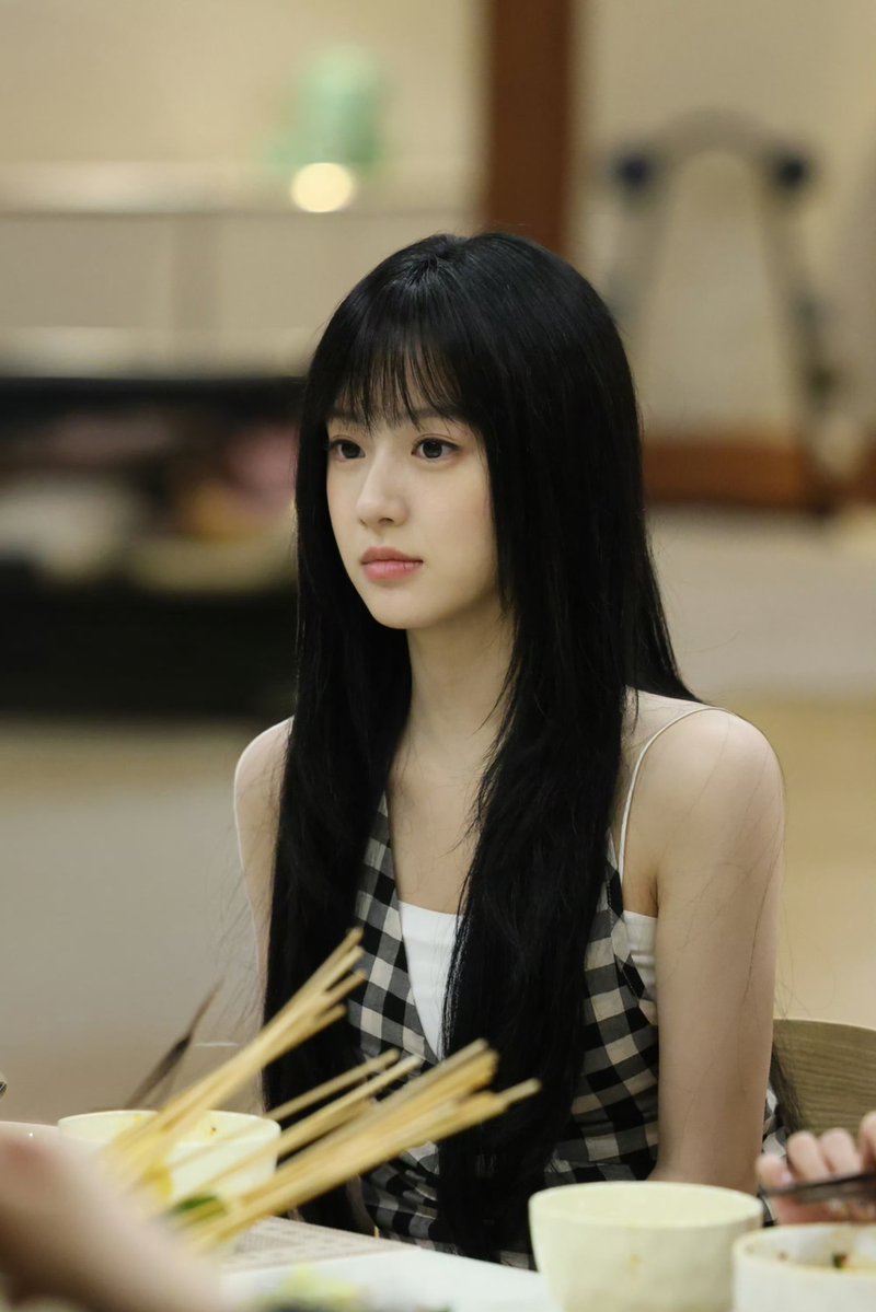 forshangen's tweet photo. 📸 260706 ✧ Bao Shangen Studio Update 

🛋️  𝓑𝓪𝓸’𝓼 𝓼𝓱𝓪𝓻𝓮

Join Baobao and her friends for a chat and heart-to-heart talk on MangoTV tomorrow at 12 PM! 💭💖

#BaoShangen #包上恩 https://t.co/nMqpqWV4bk