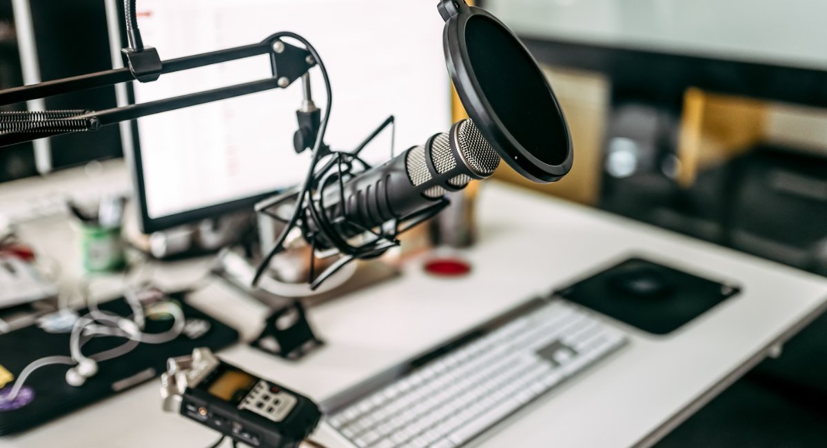 MelvinRiveraV's tweet photo. Lo nuevo en @Viapodcast: 
✅Los pódcast crecen cuando transforman, no solo cuando atraen.
✅RedCircle apuesta por automatizar la publicidad sin perder el factor humano.

https://t.co/tPscnE0Psr https://t.co/ZDx7M8SFmm